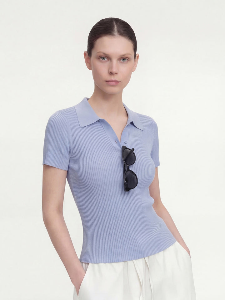 Geripptes kurzärmeliges Stricktop mit Reverskragen für Damen