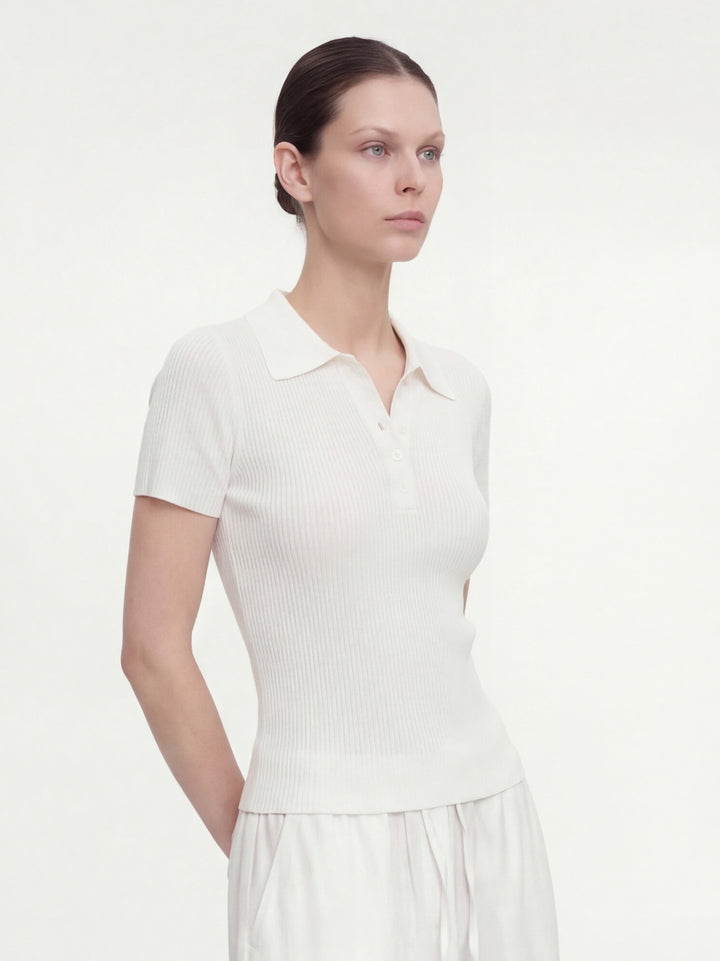 Geripptes kurzärmeliges Stricktop mit Reverskragen für Damen