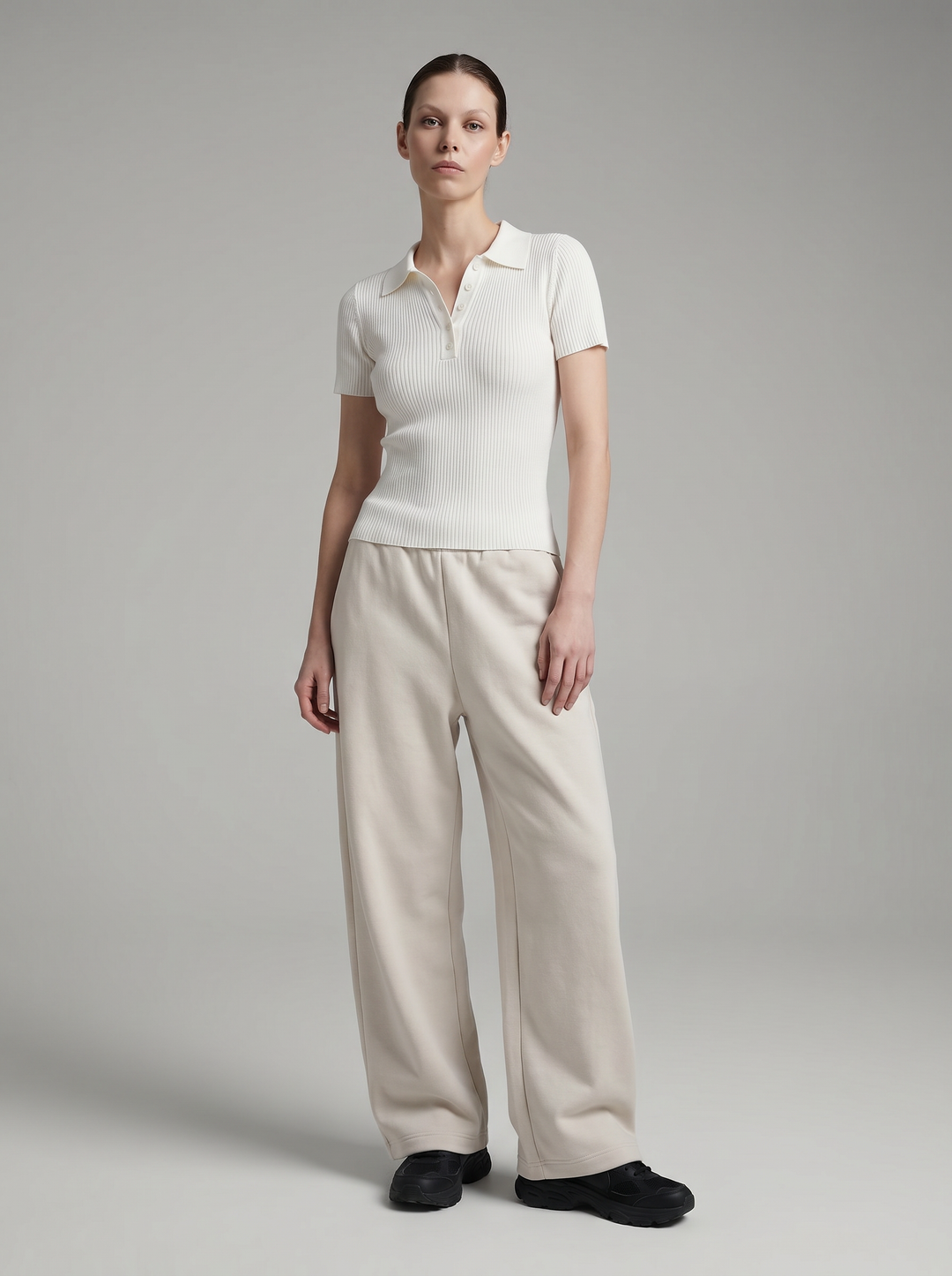 Geripptes kurzärmeliges Stricktop mit Reverskragen für Damen